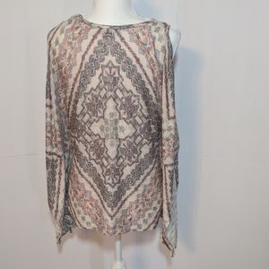 Signature Studio Cold Shoulder Top Small